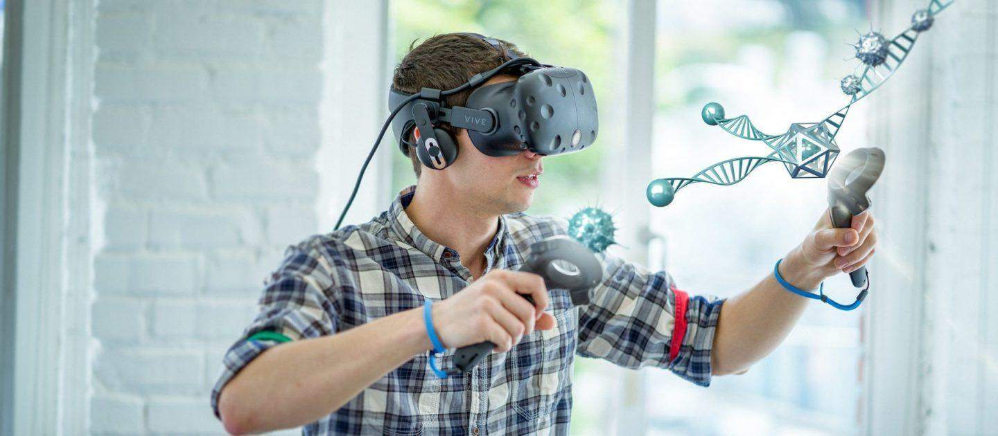 Applications of Virtual Reality in Creative Technology